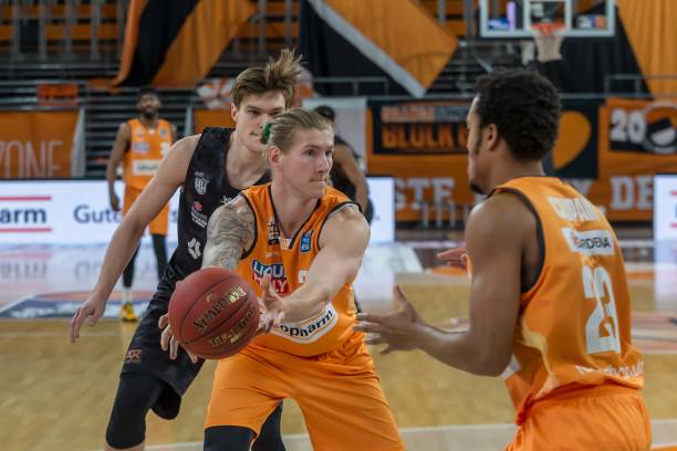 学反应造成 学反应造成